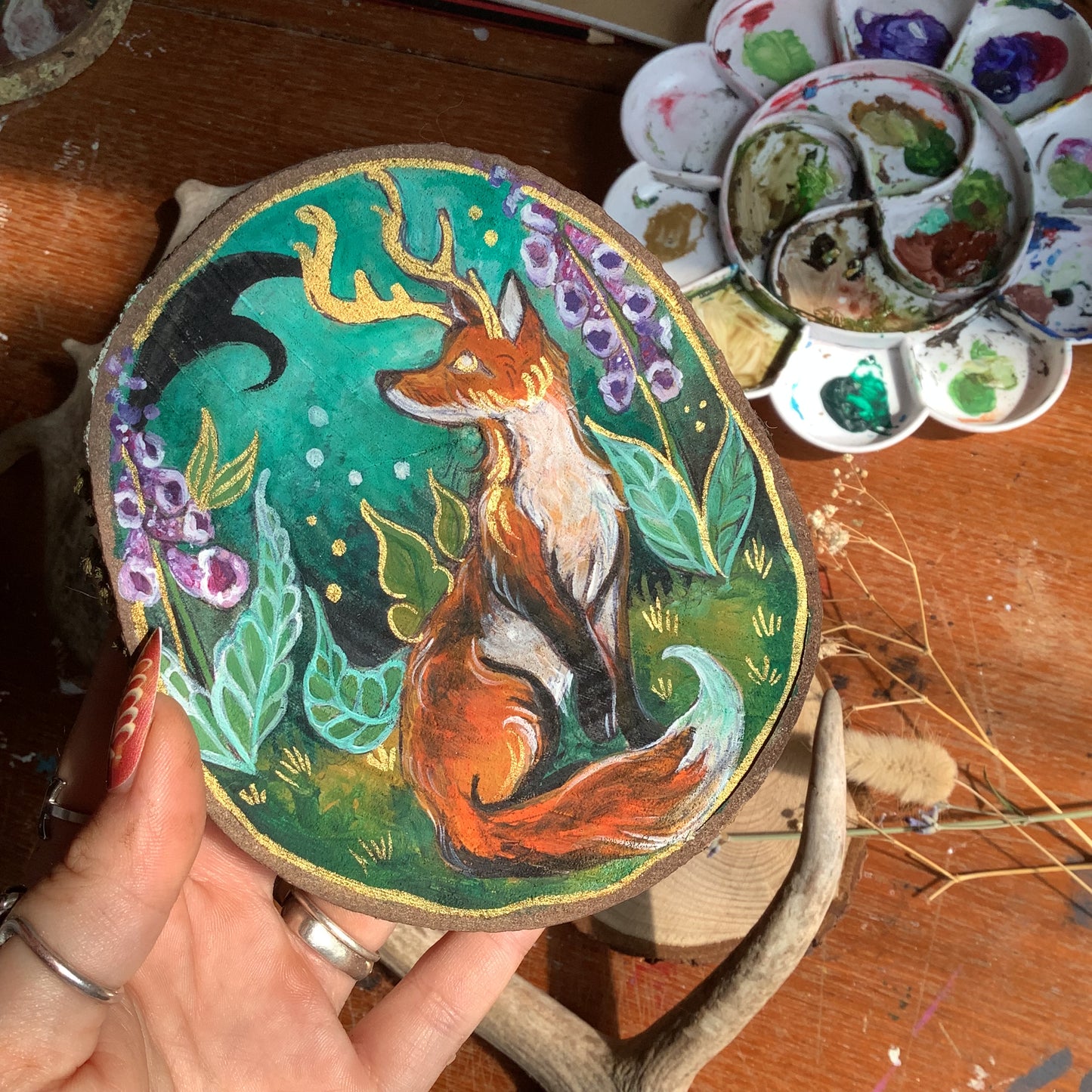 Handpainted woodlsice Fox in the fairy gloves