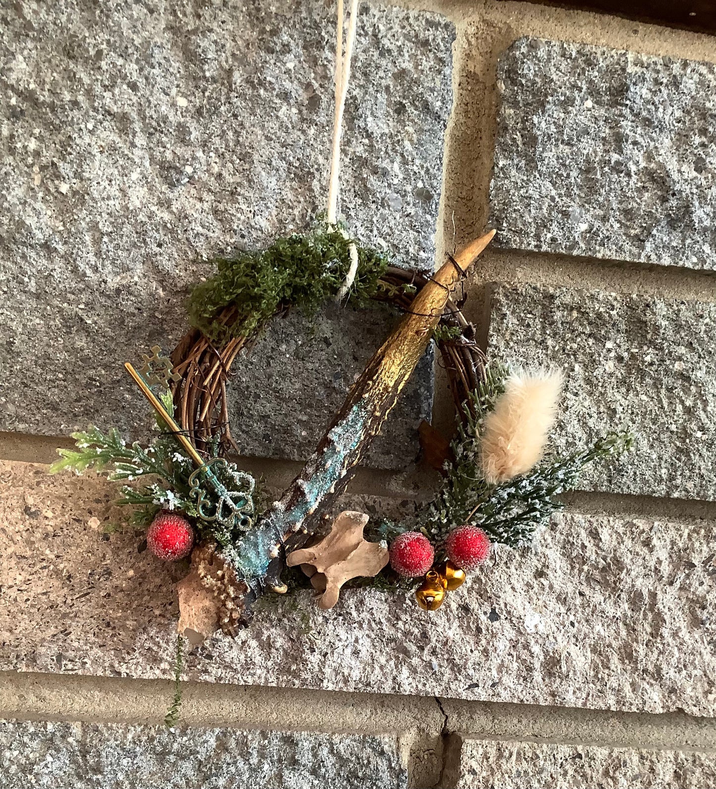 ✨ Yule Witch’s Antler & Bone Wreath , Roe Deer Magic, Golden Key, Holly Blessings ✨