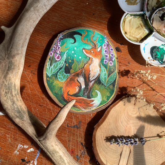 Handpainted woodlsice Fox in the fairy gloves